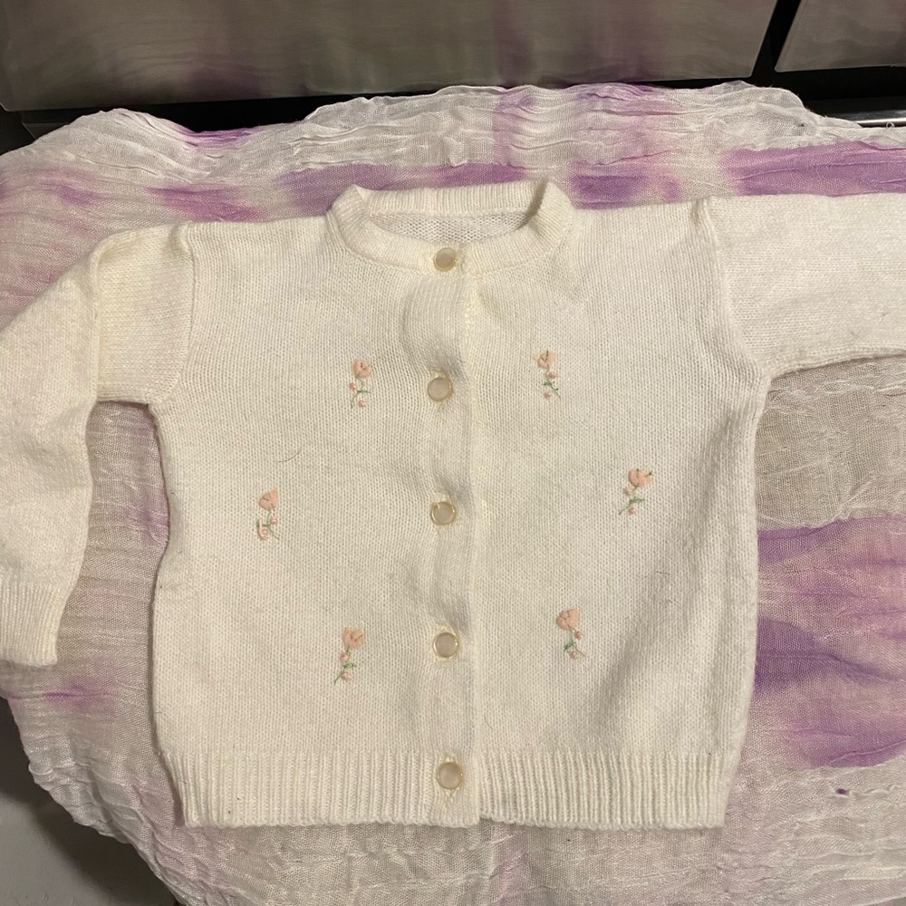 Vintage Infant Girl’s SWEATER